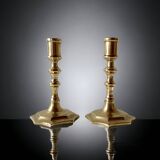 Paire d'anciens bougeoirs en laiton