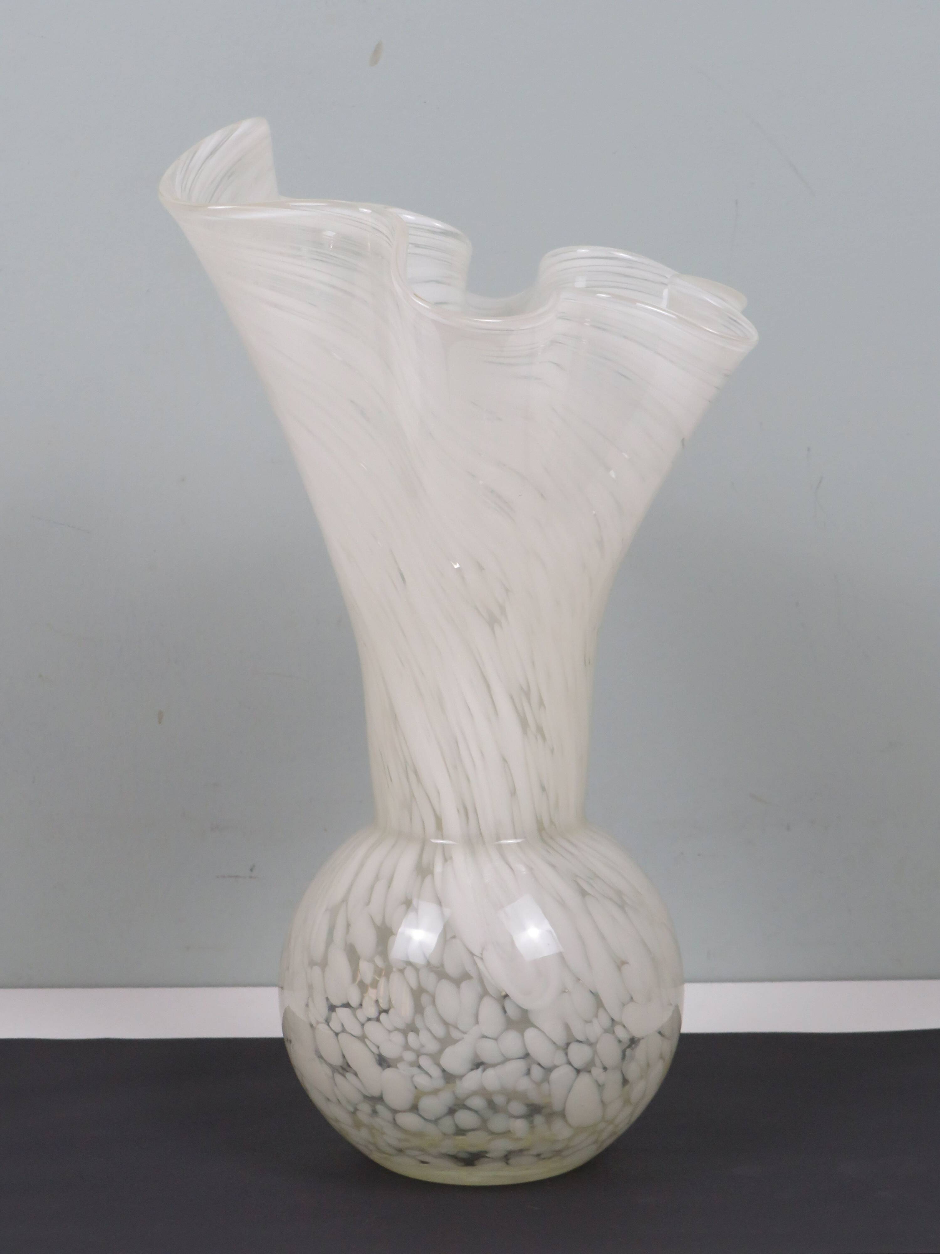 White Murano glass vase, Italy, mouth-blown vintage design