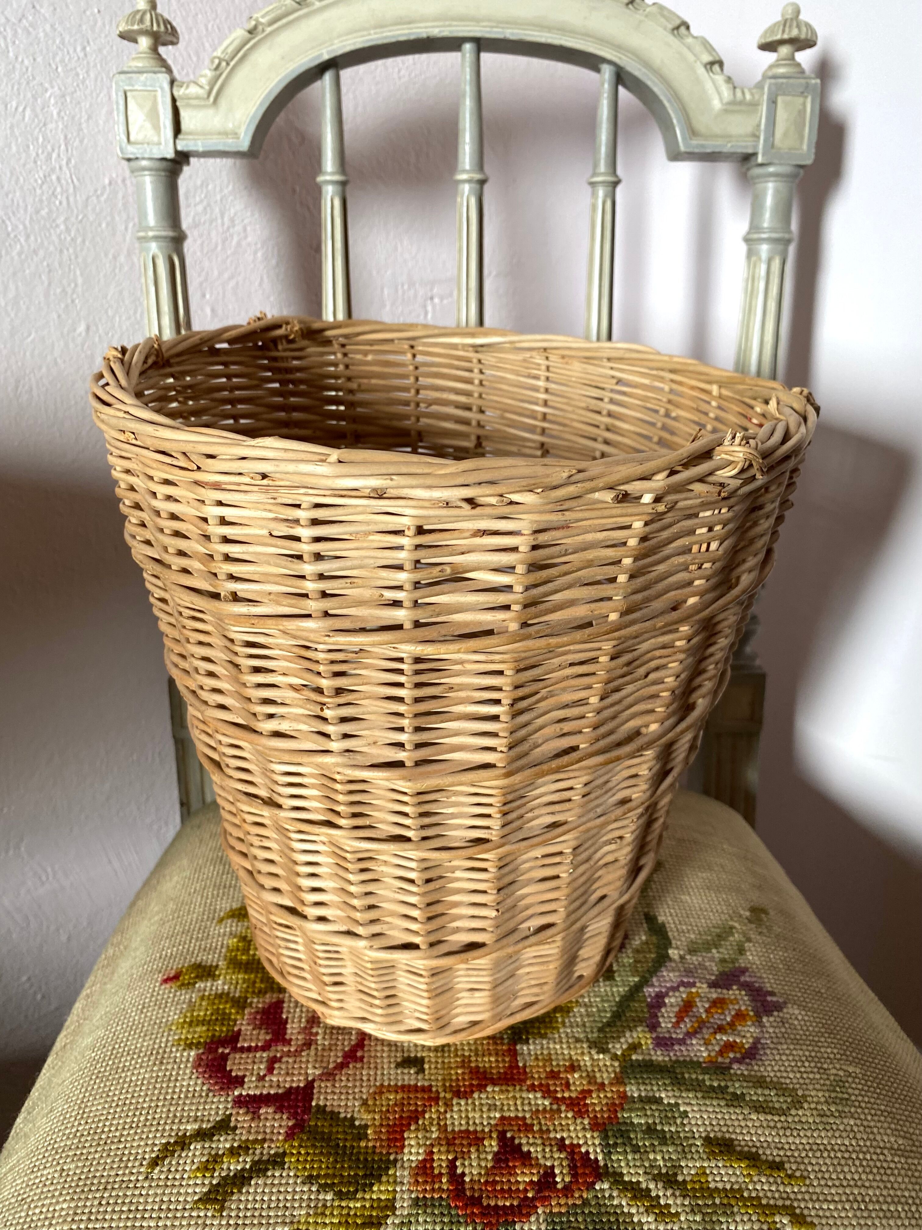 Braided straw basket