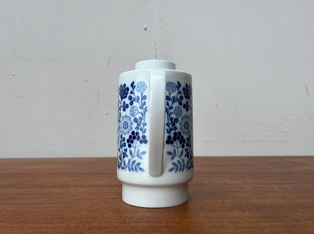 Teapot or coffee pot in German ceramic from the mid-century, Hamburg Form 20 series decor Blumenspiel by Lieselotte Kantner for Melitta, 1960s.