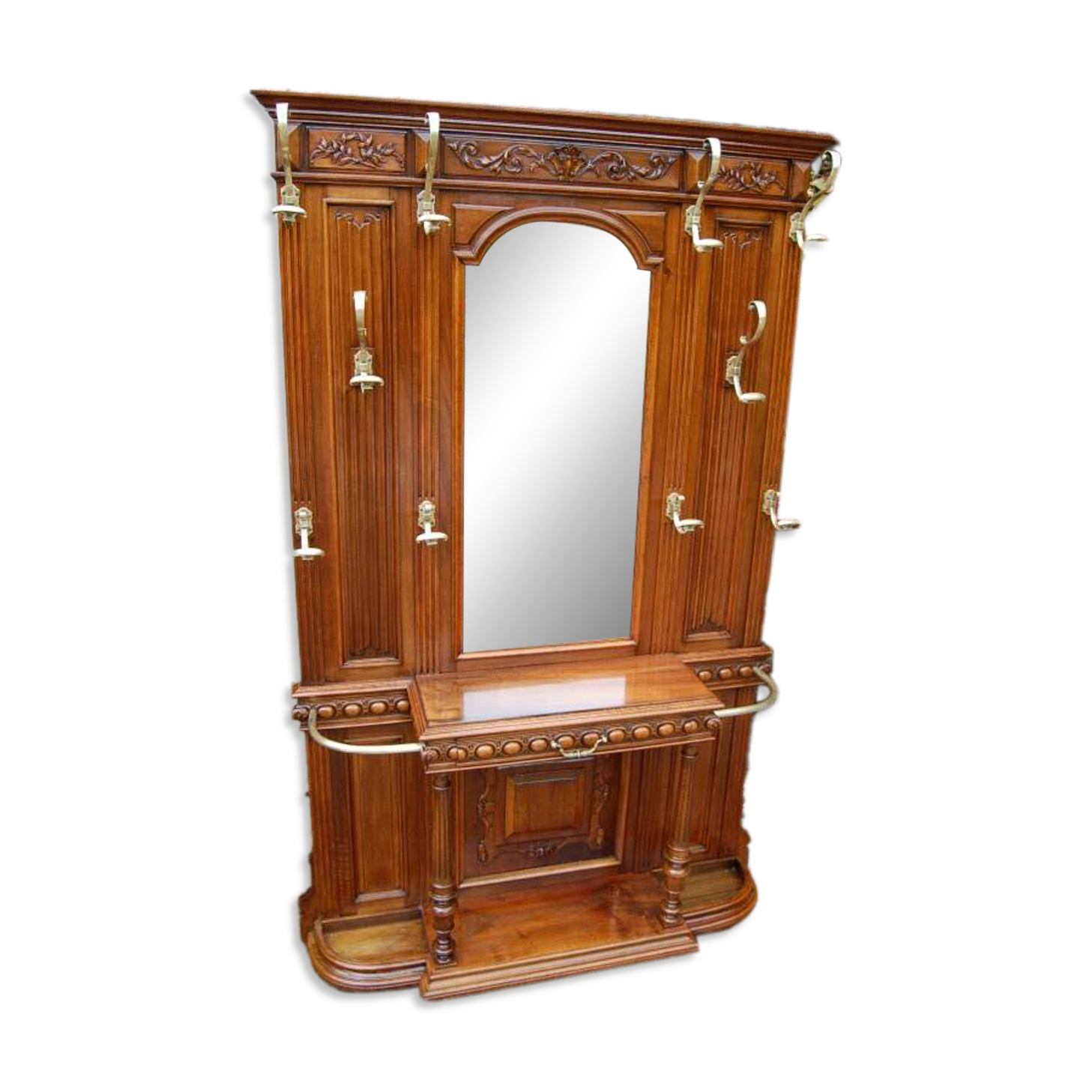 Napoleon III wardrobe in walnut from the late 19th century.