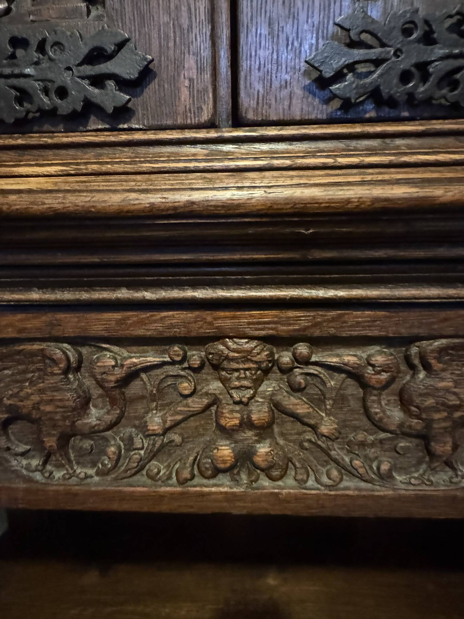 Antique buffet richly carved – Renaissance / Henry II style