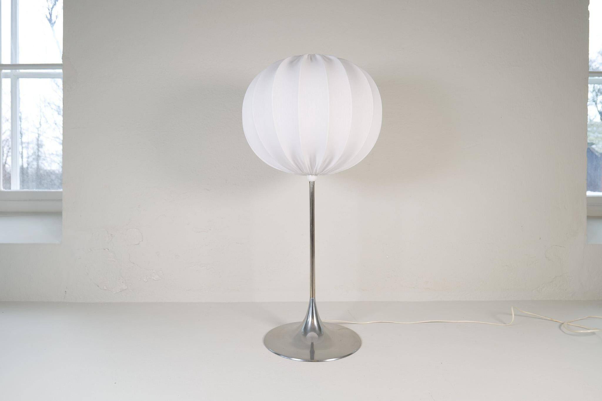 Mid-century modern table lamp model BN19 by Hans-Agne Jakobsson Sweden