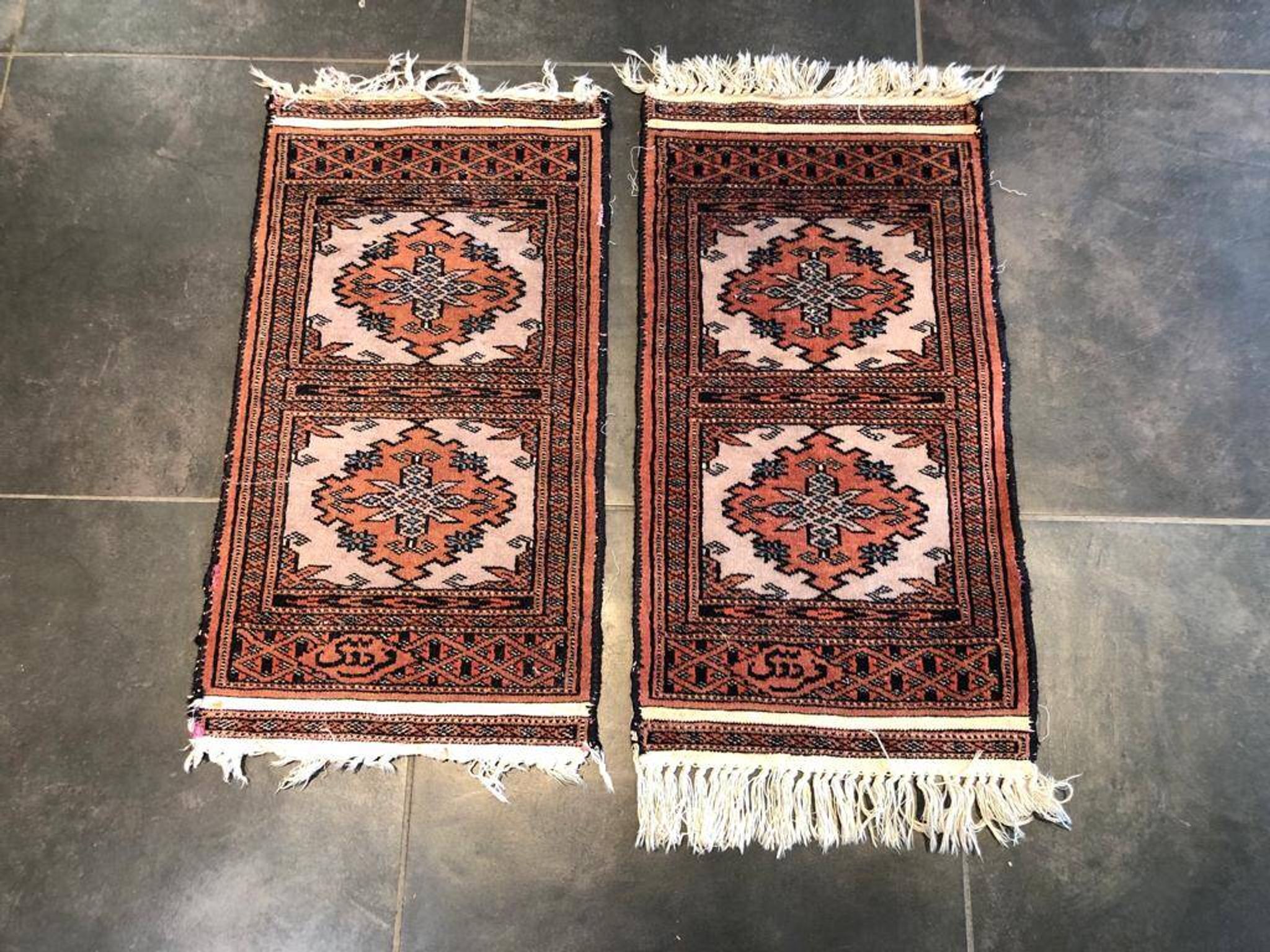 Handmade Pakistani rug