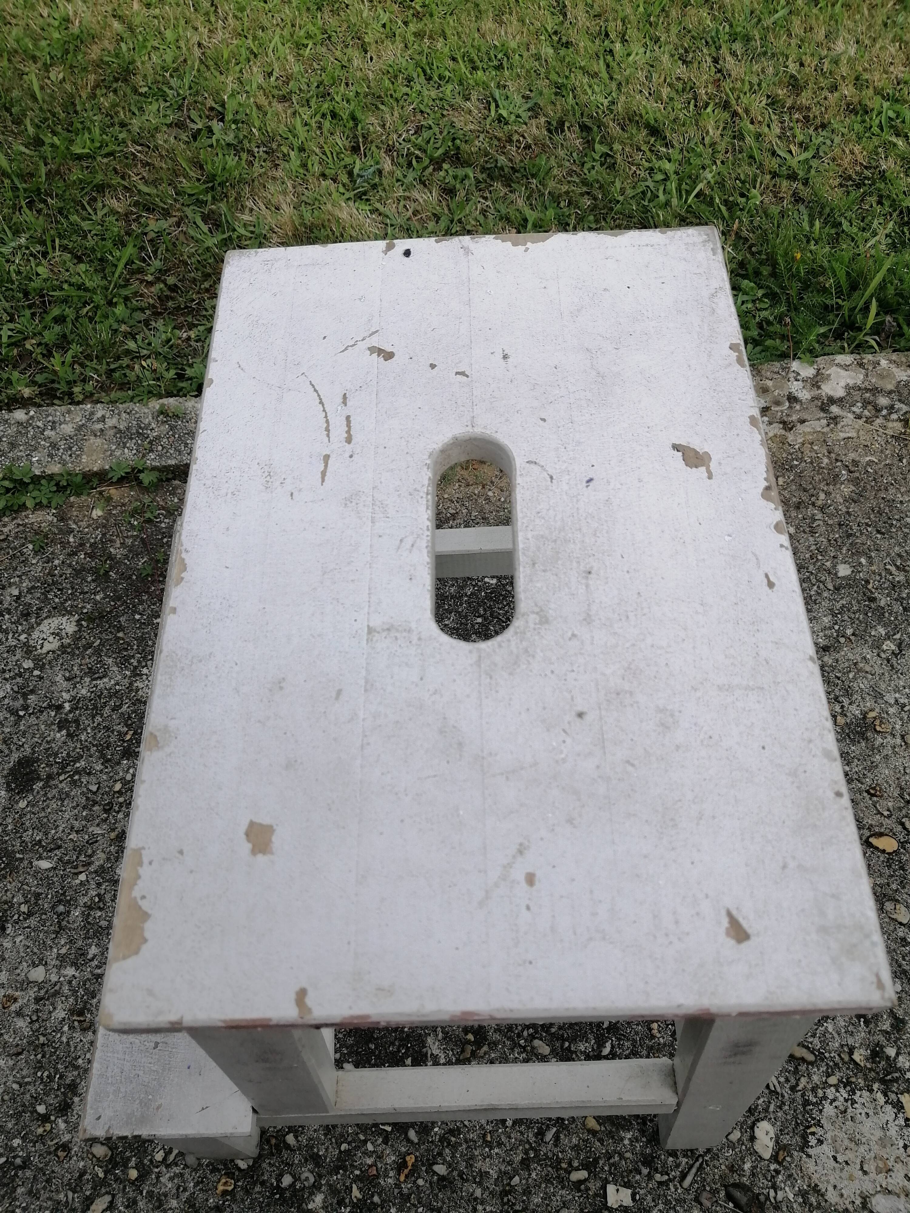 Wooden step for workshop