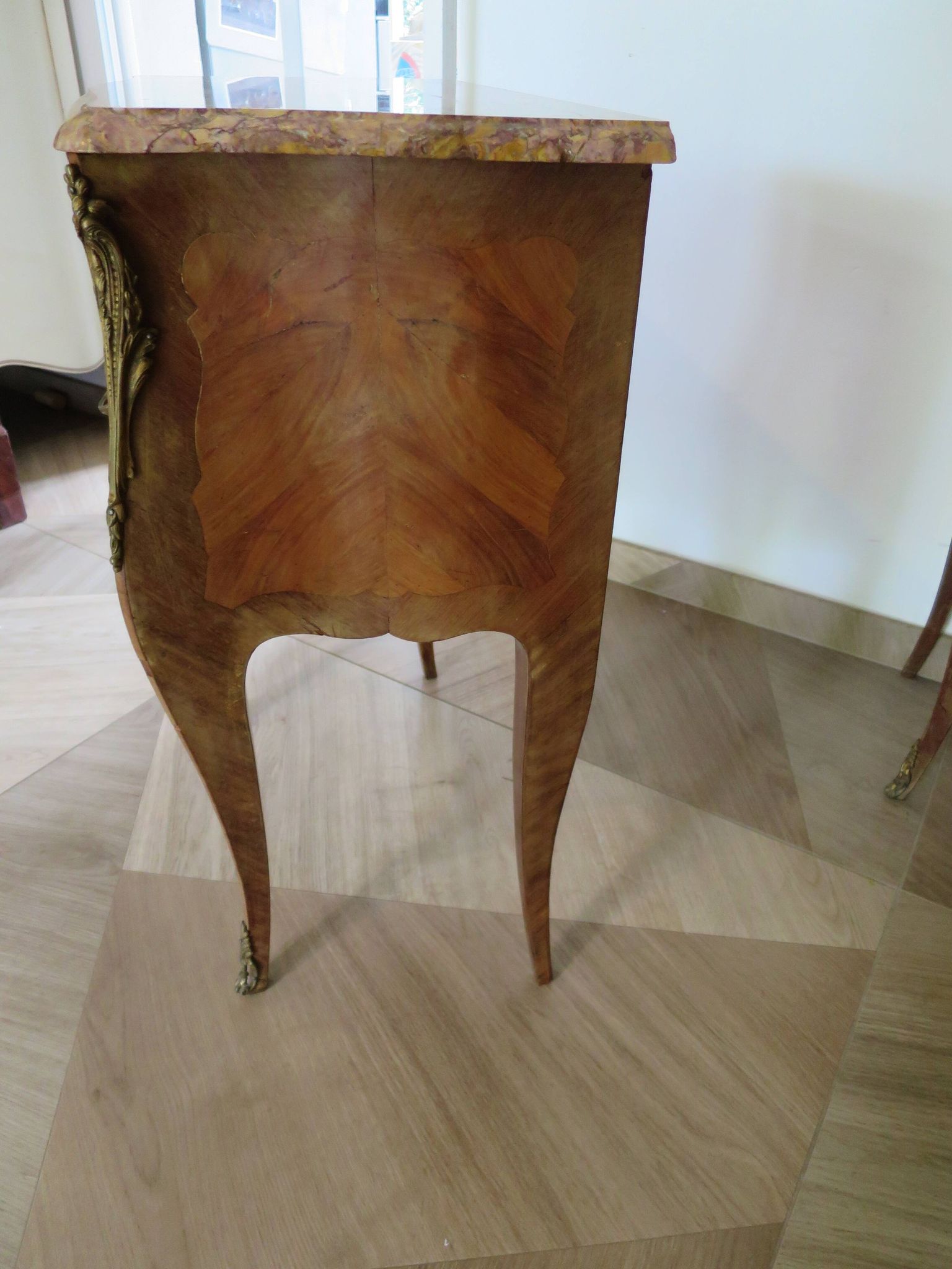 Paire de 2 chevets-louis xv-marqueterie-2 tiroirs-marbre rose