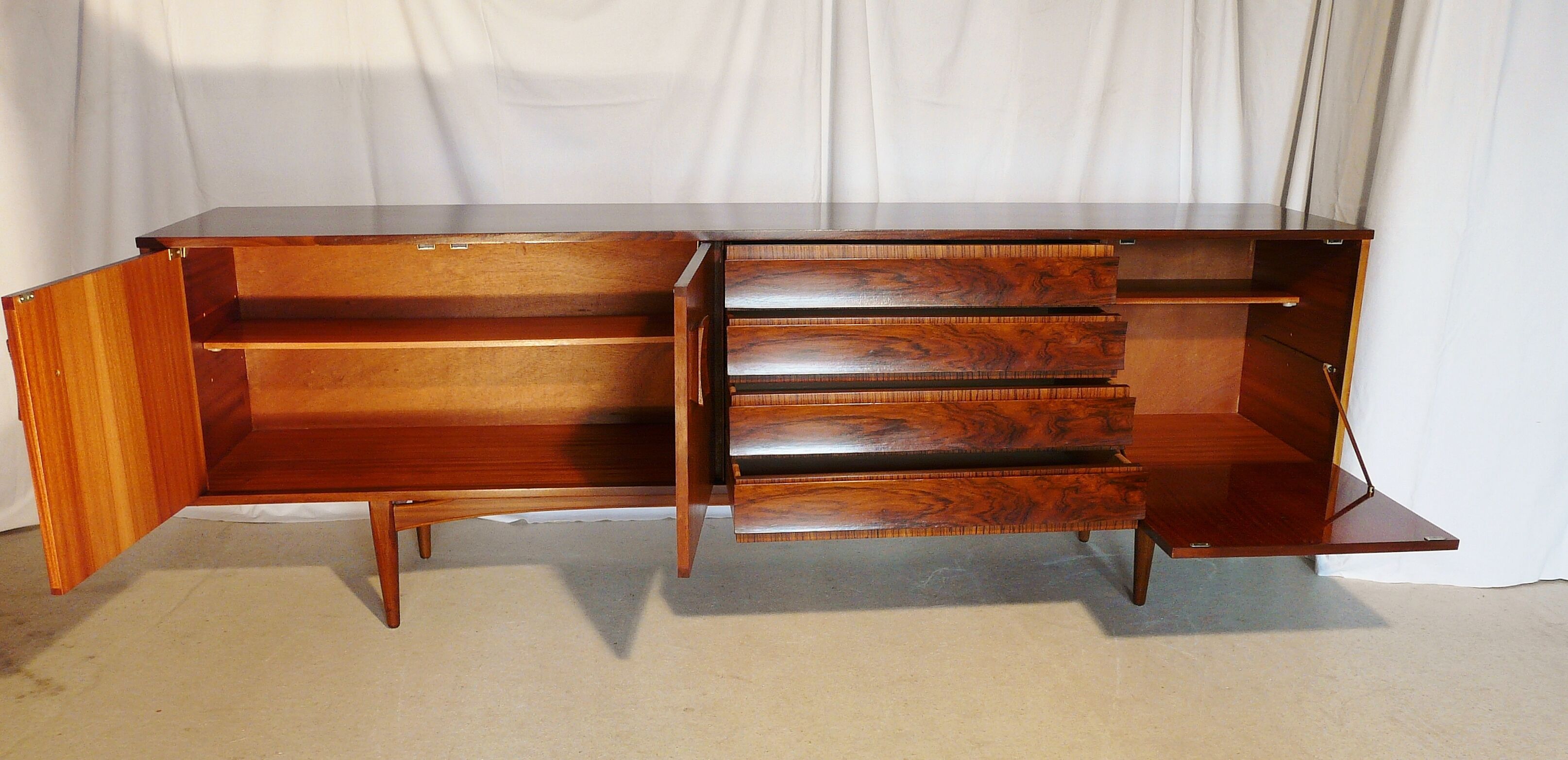 Enfilade scandinave en teck et palissandre
