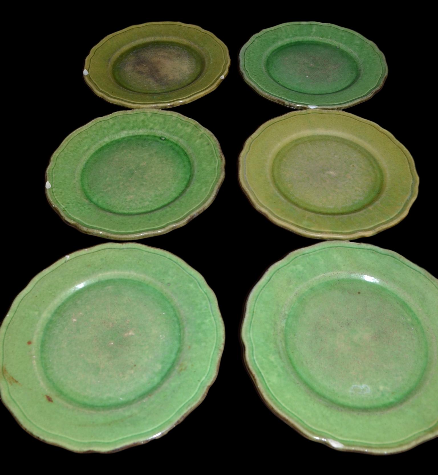 Series of 6 plates in earthenware with green glaze, Provence, France, end of the XIX th century