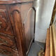 Important Parisian chest of drawers in walnut dating from the 18th century, opening with 5 drawers.