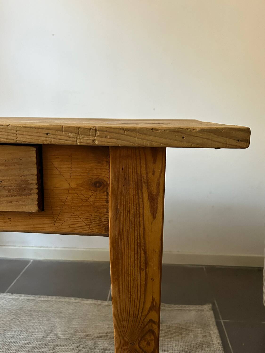Farm table