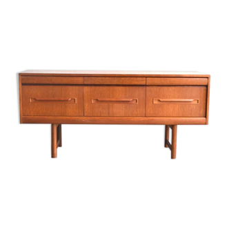 English sideboard/chest of drawers * 152.5 cm
