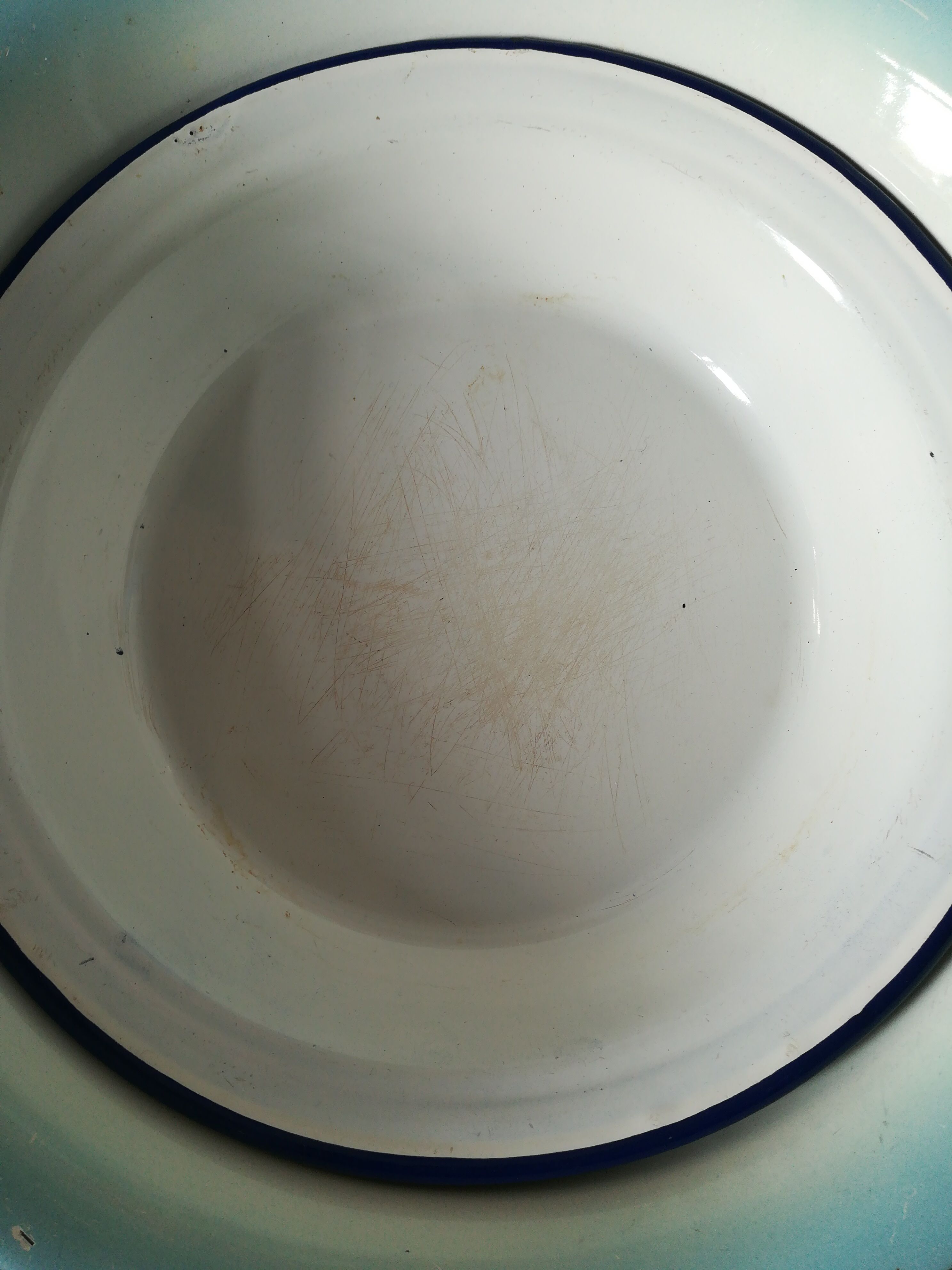Set of 3 enameled sheet metal dishes
