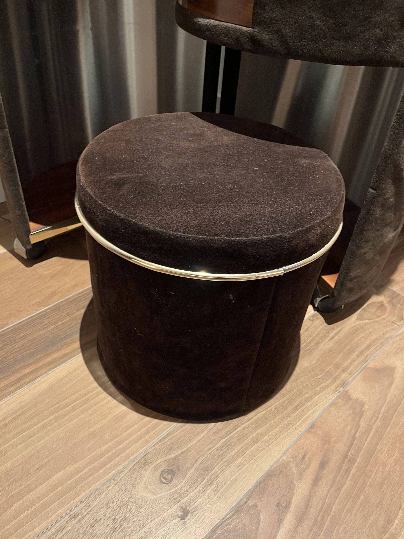 Vintage hairdresser in brown and gold velvet
