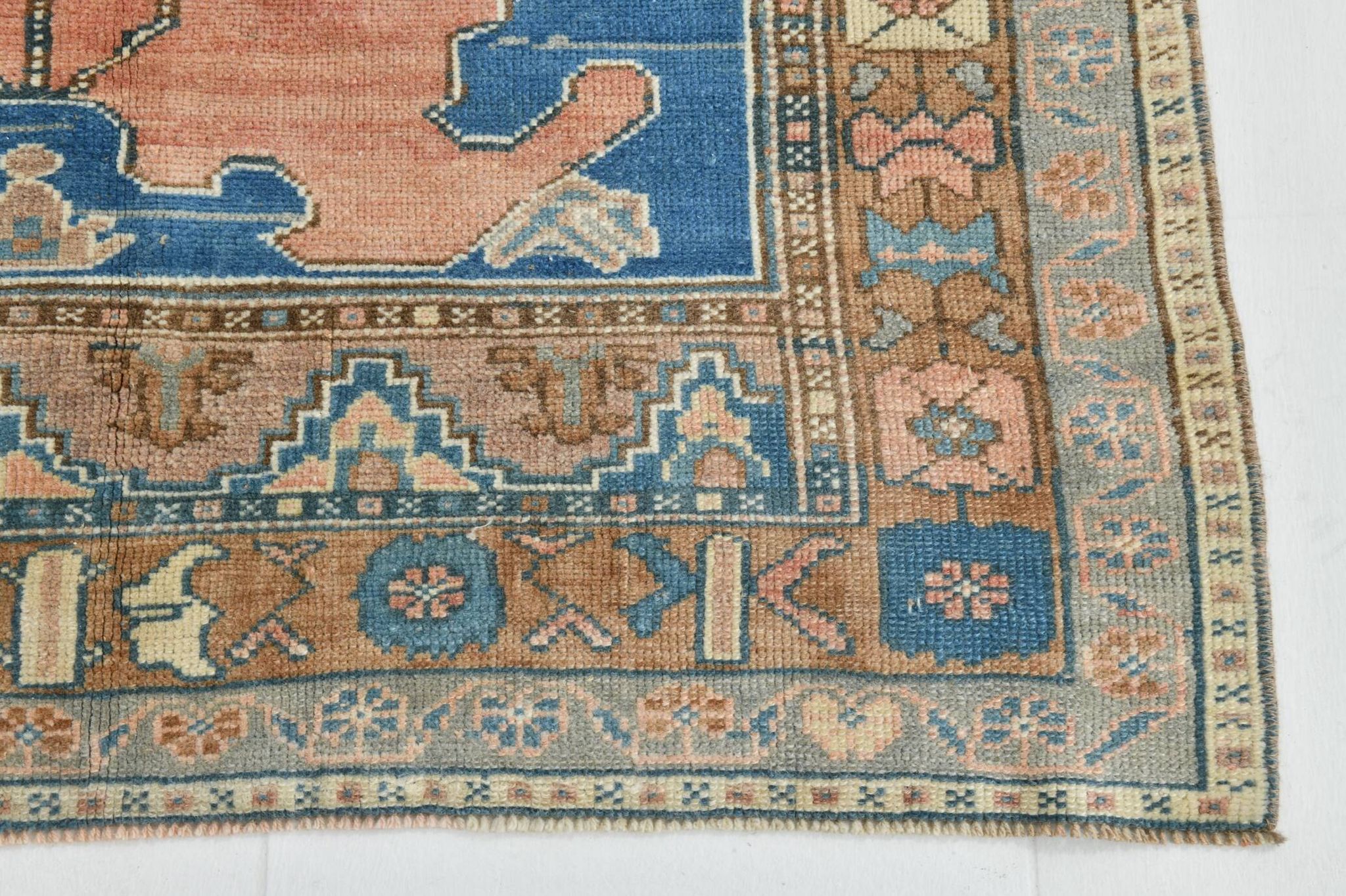 Salmon & Navy Blue Vintage Persian Rug, 131x218 Cm