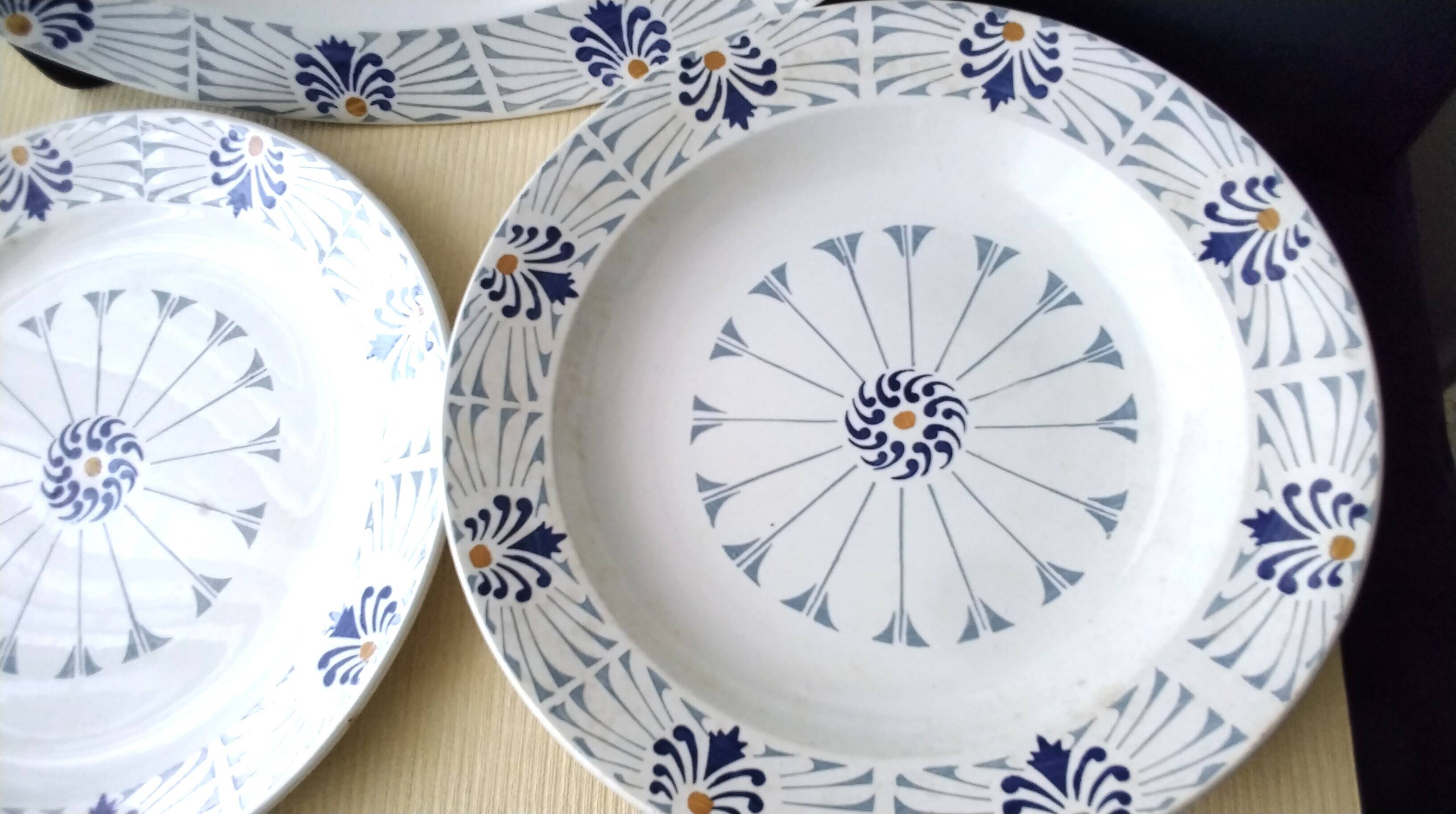 Set of 3 dishes from the Onnaing pottery.