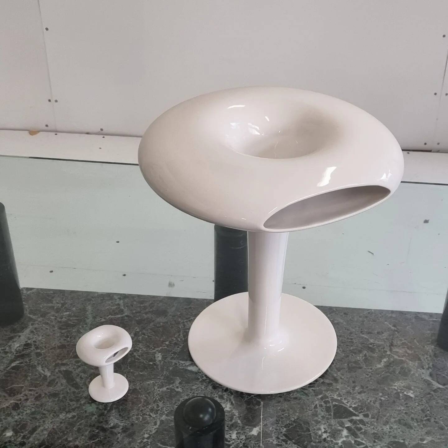 VASE MARC NEWSON BLANC SF POUR COR UNUM avec miniature