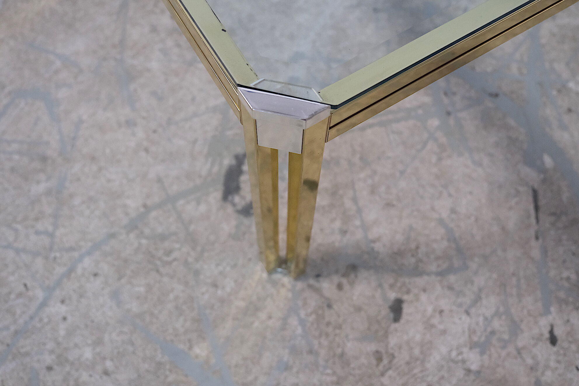 Table basse italienne chromée et verre, années 1970