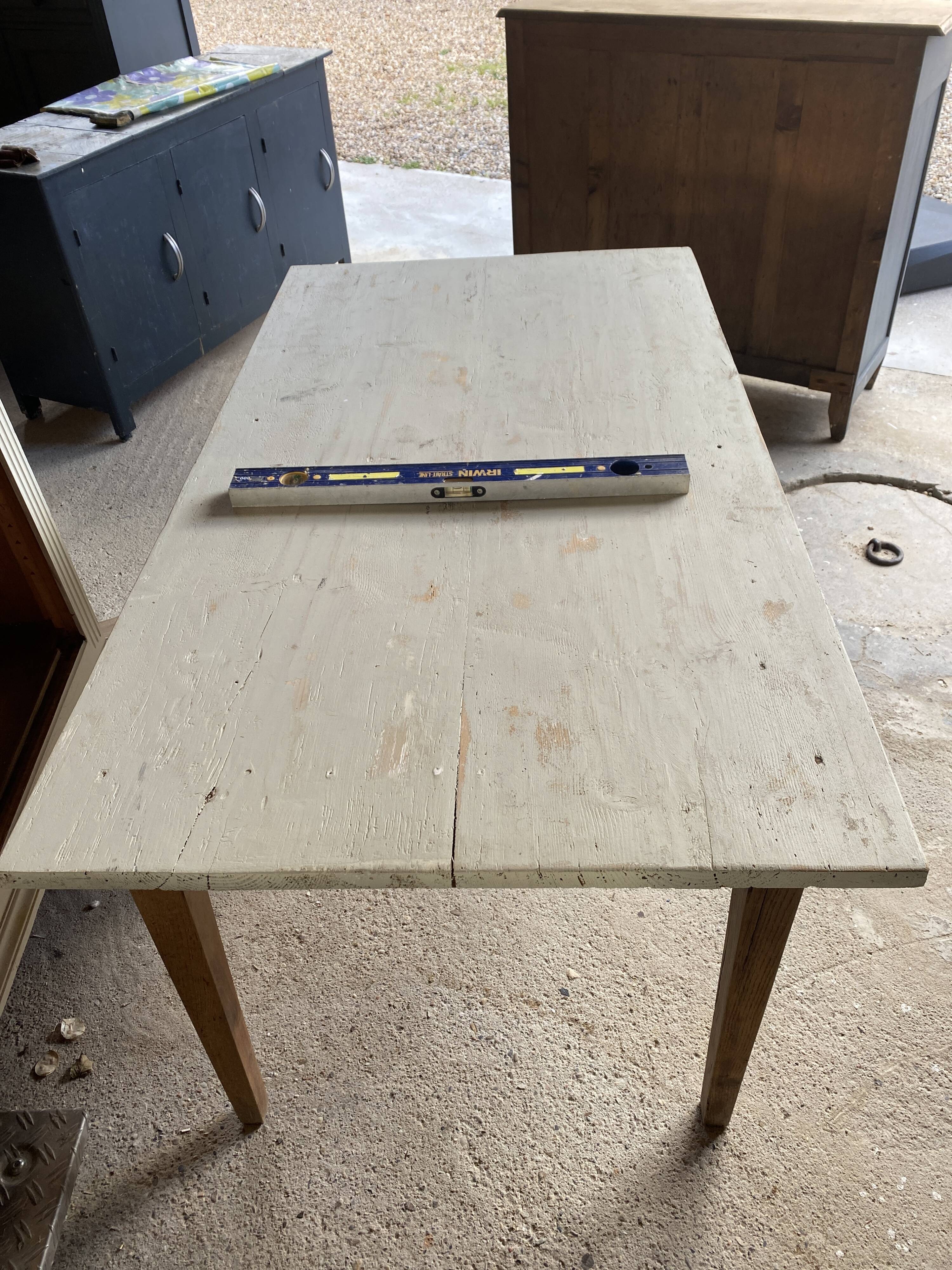Farm table