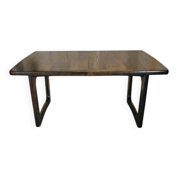 Vintage extendable dining table – sled base – modernist design