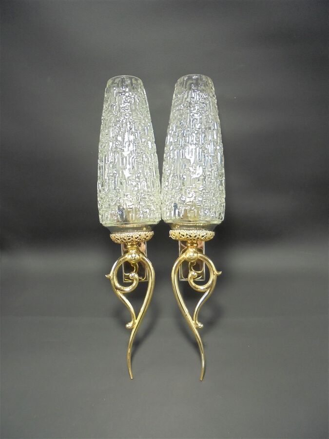 Pair of wall sconces