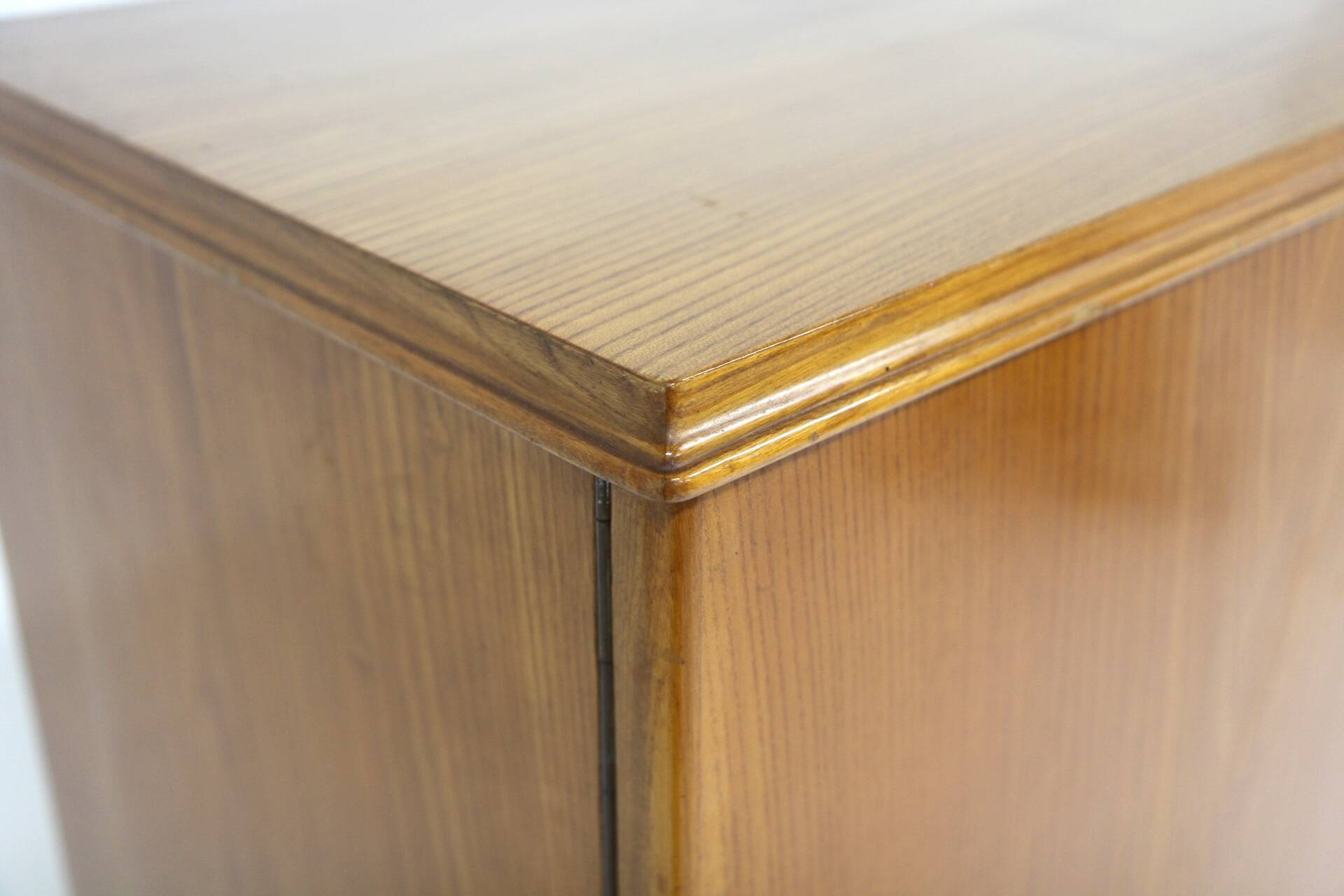 Scandinavian elm cabinet, AB Möbelnytt, Örebro, Sweden, 1930