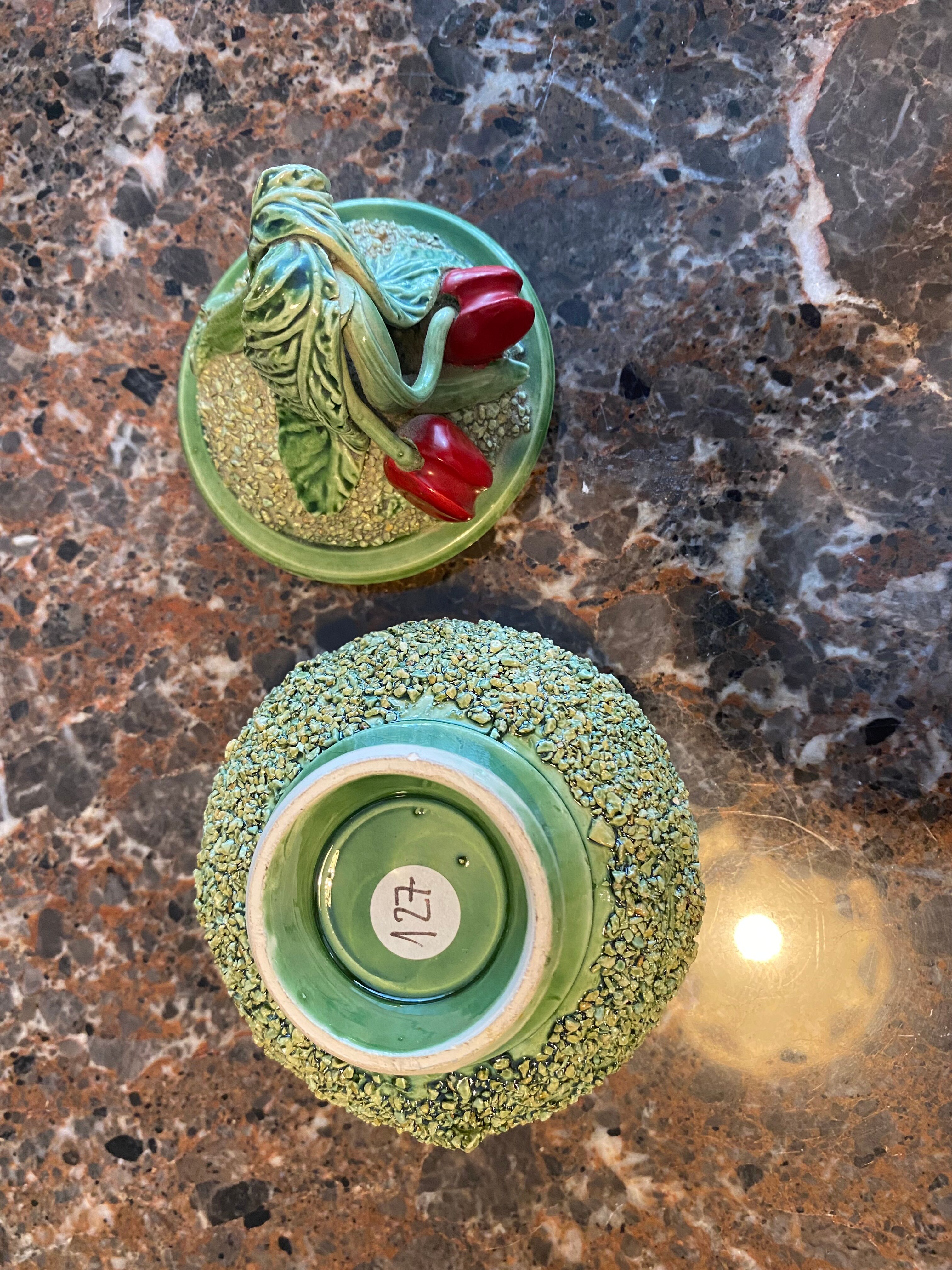 Pot avec couvercle