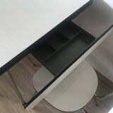 Table and its 3 Formica chairs