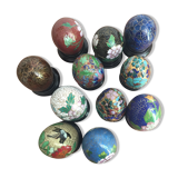 Batch of decorative partitioned eggs