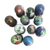 Batch of decorative partitioned eggs
