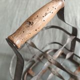 Bottle holder in metal and wood