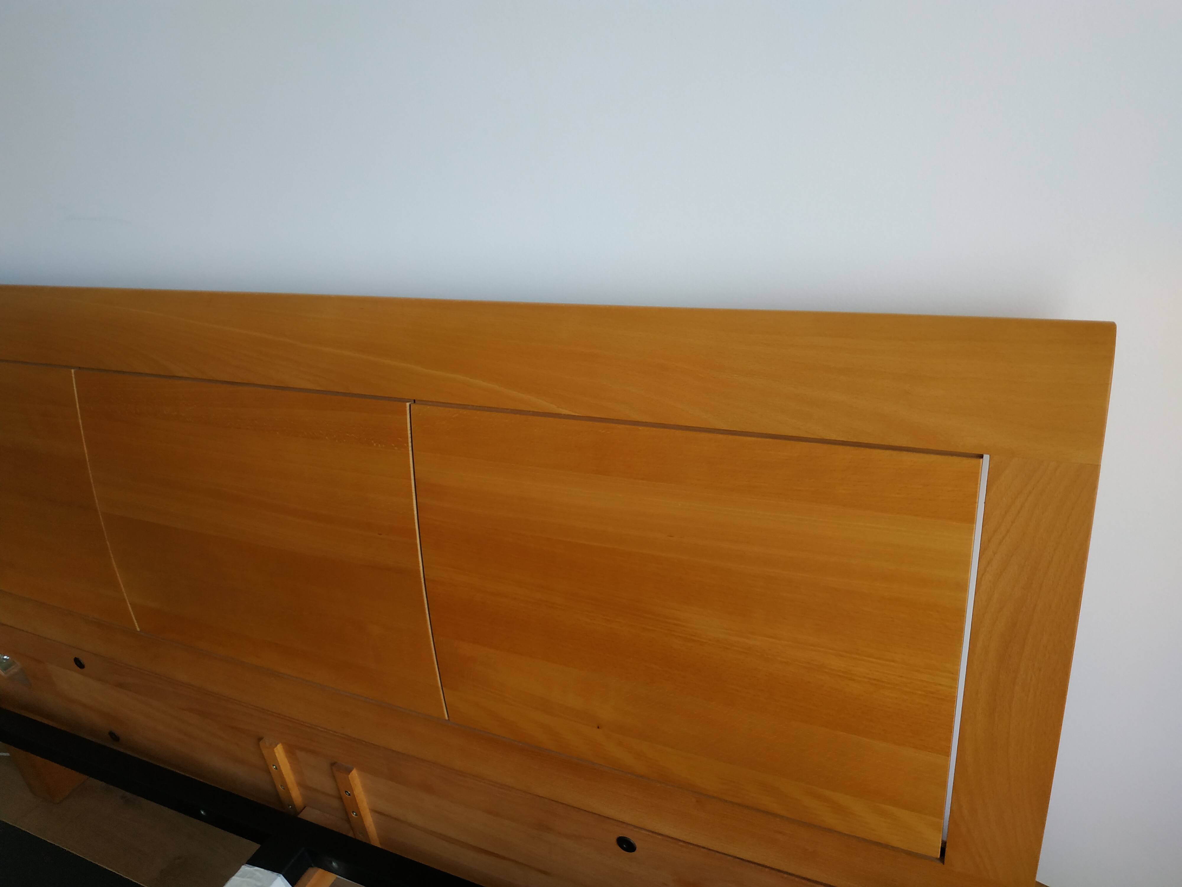 Seltz bed in solid steamed beech