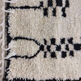 Handmade moroccan berber rug 278 x 150 cm