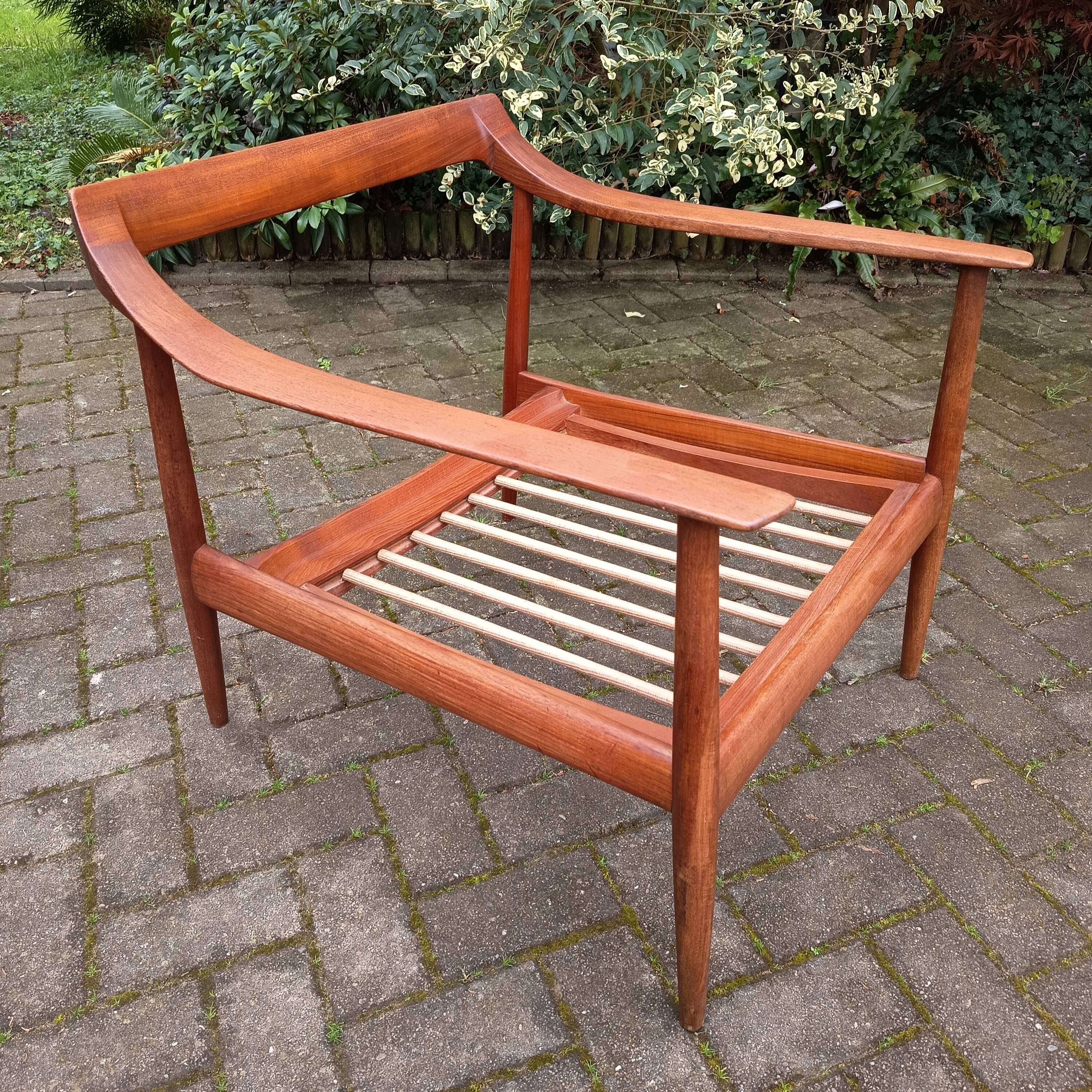 Pair of Knoll Antimott armchairs, 1960