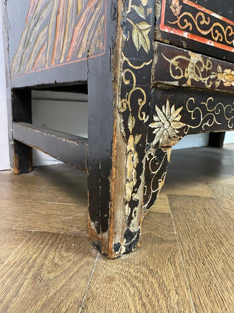 Black lacquered Chinese cabinet 19th century