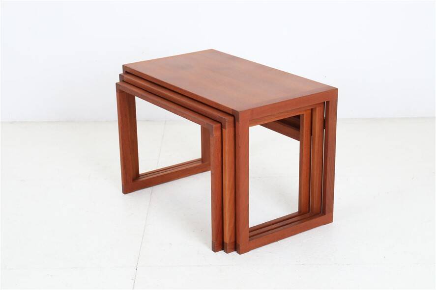 Set of 3 "#253" teak nesting tables by Kai Kristiansen / Mid-century Danish modern design / Minimalism / 1960s