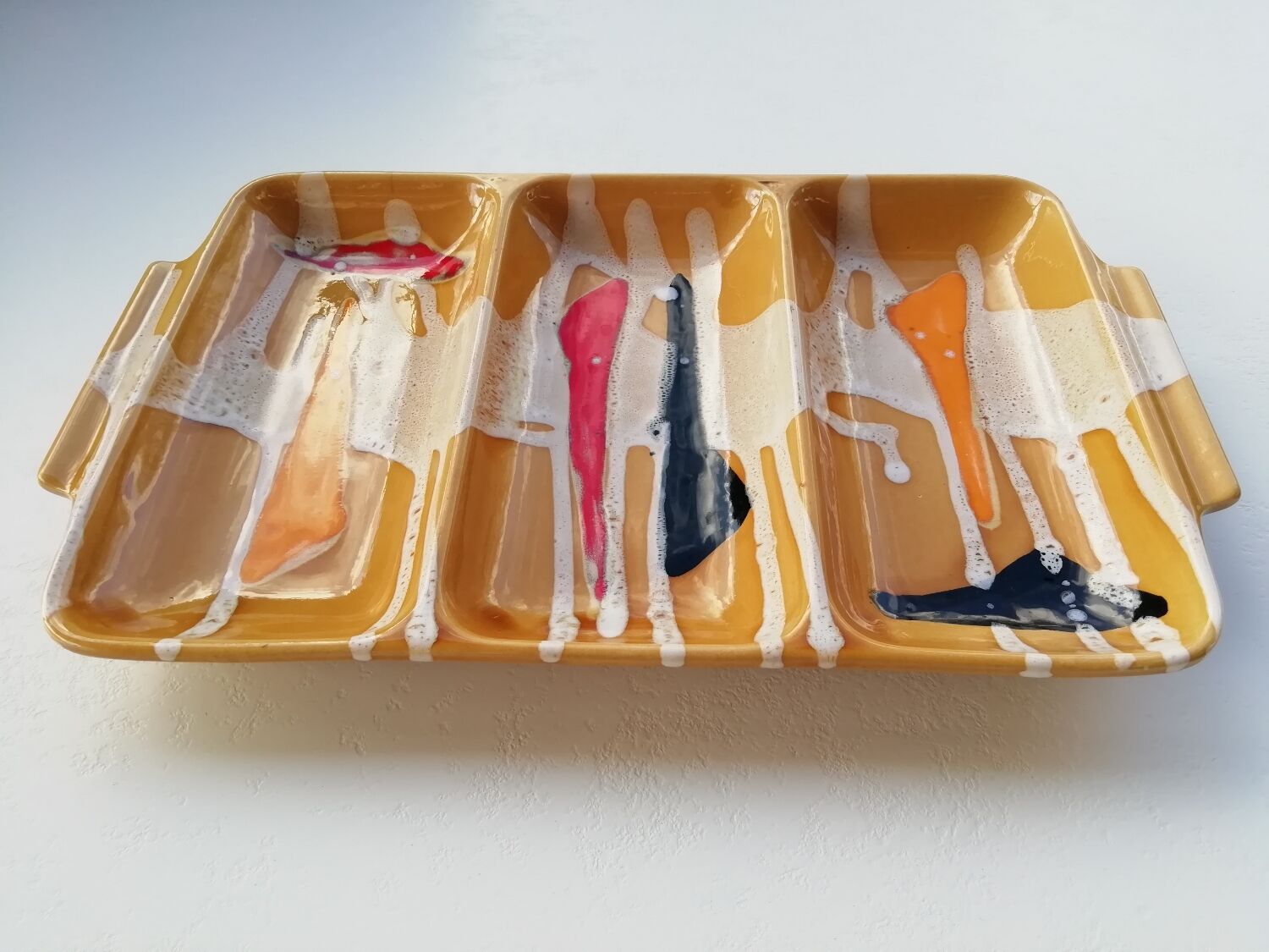 Compartmentalized dish