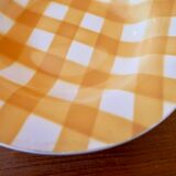 6 hollow plates with yellow and white checkered