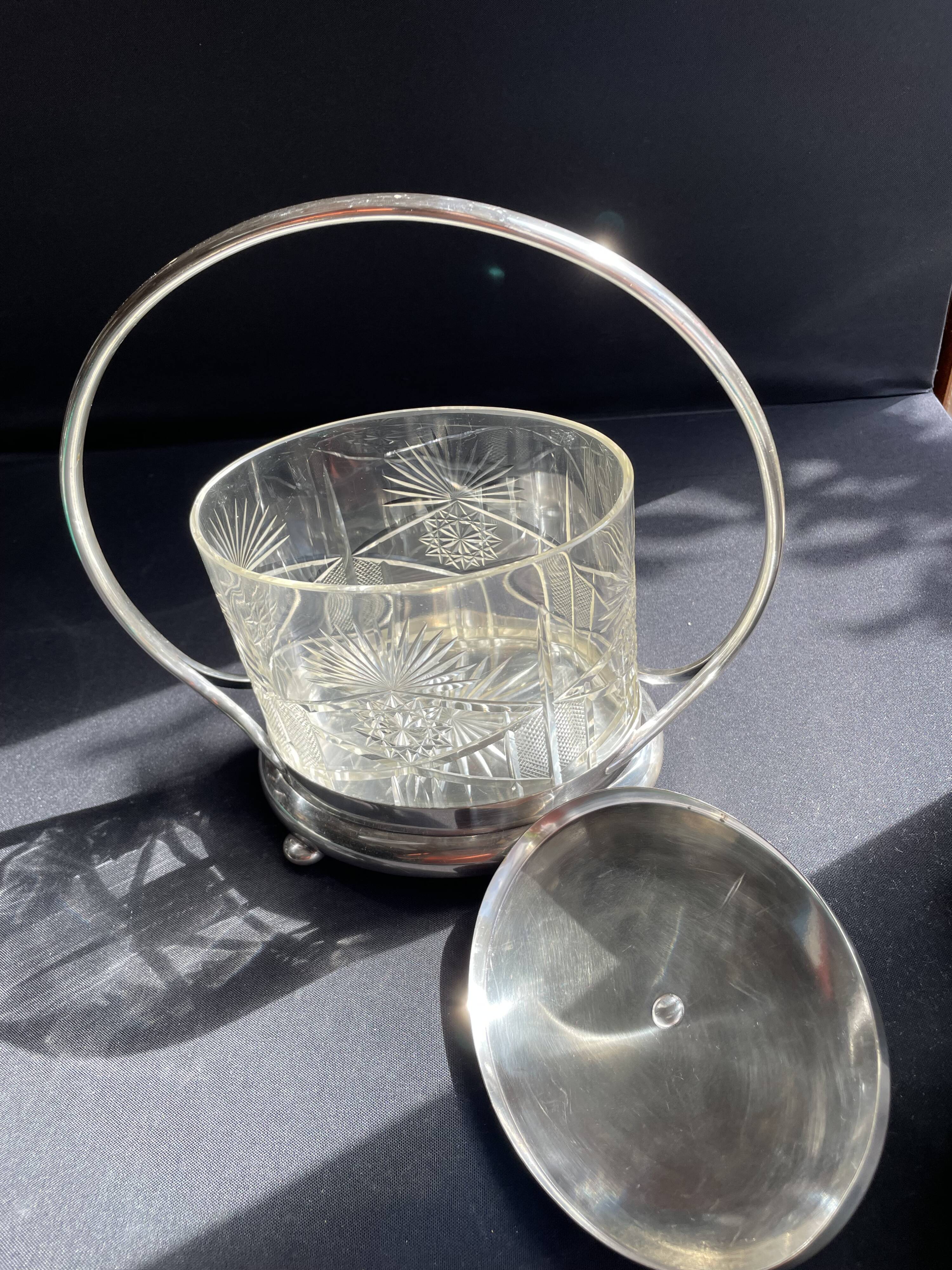 Biscuitier cristal taillé et métal argenté F. W. Quist (1831-1903)