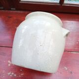 Off-white sandstone pot