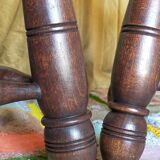 Paire de tabourets bas tripodes vintages en bois tourné
