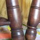 Paire de tabourets bas tripodes vintages en bois tourné
