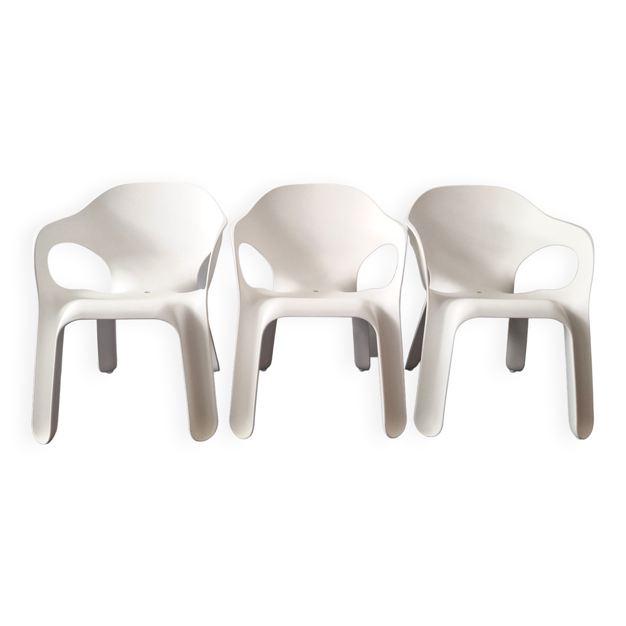 White 'Easy Chair' by Jerszy Seymour for Magis, Italy 2004, 3 available