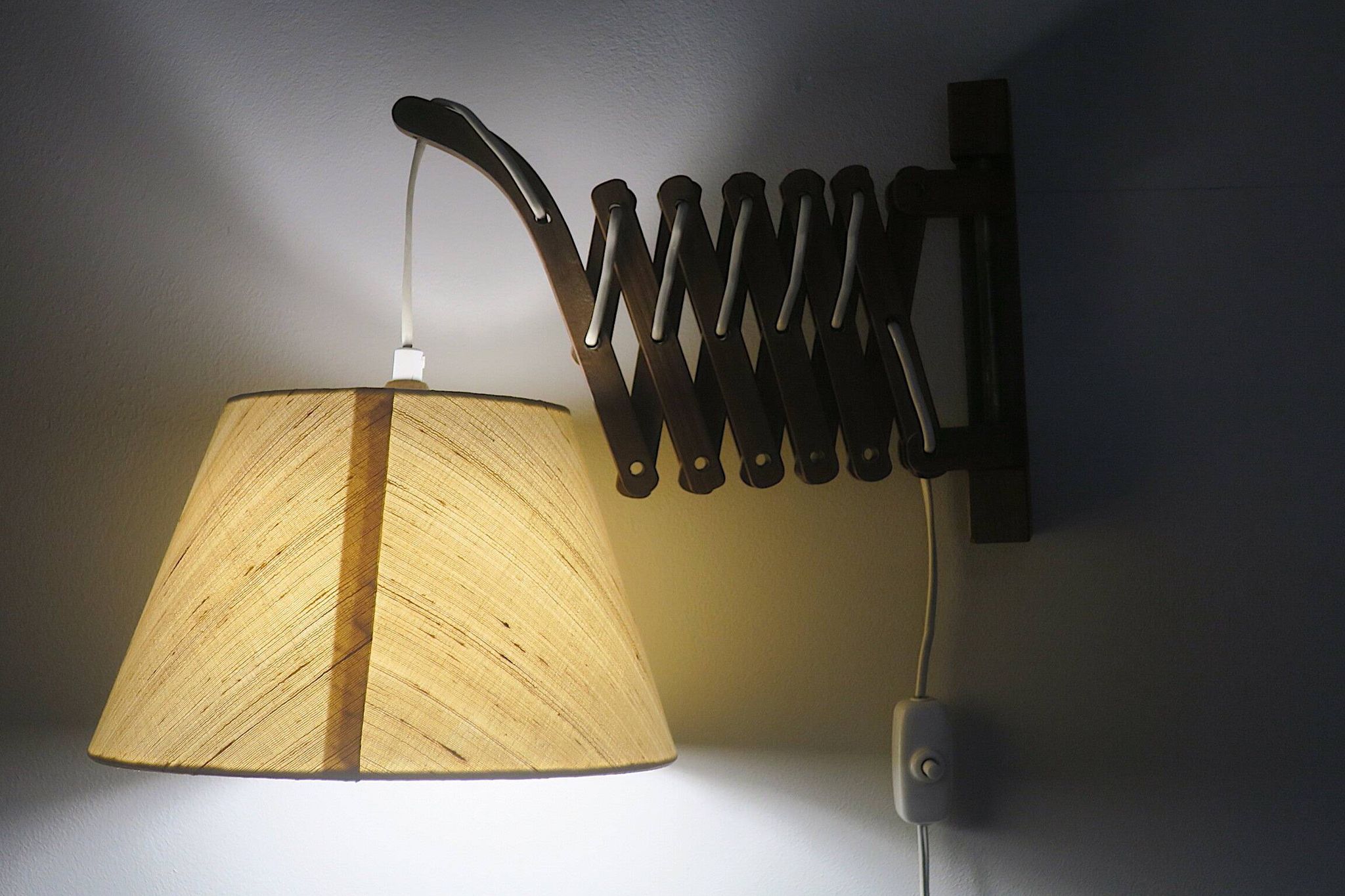 Erik Hansen for Le Klint scissor articulated teak wall light, Denmark 1960s
