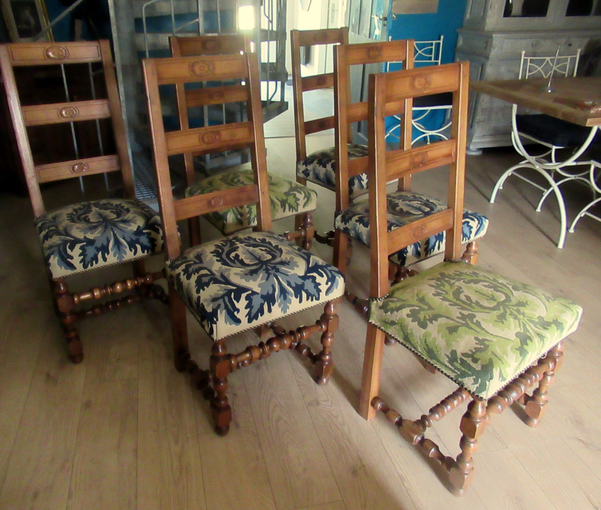 Series of 6 Louis XIII style chairs, in walnut