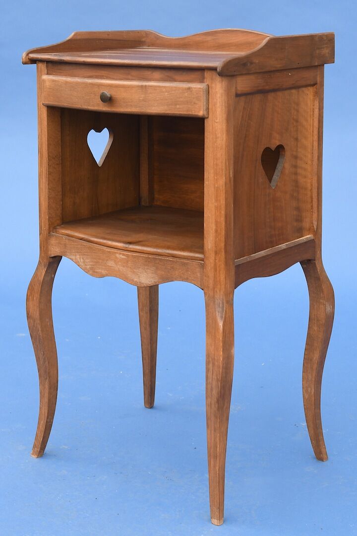 Heart bedside table
