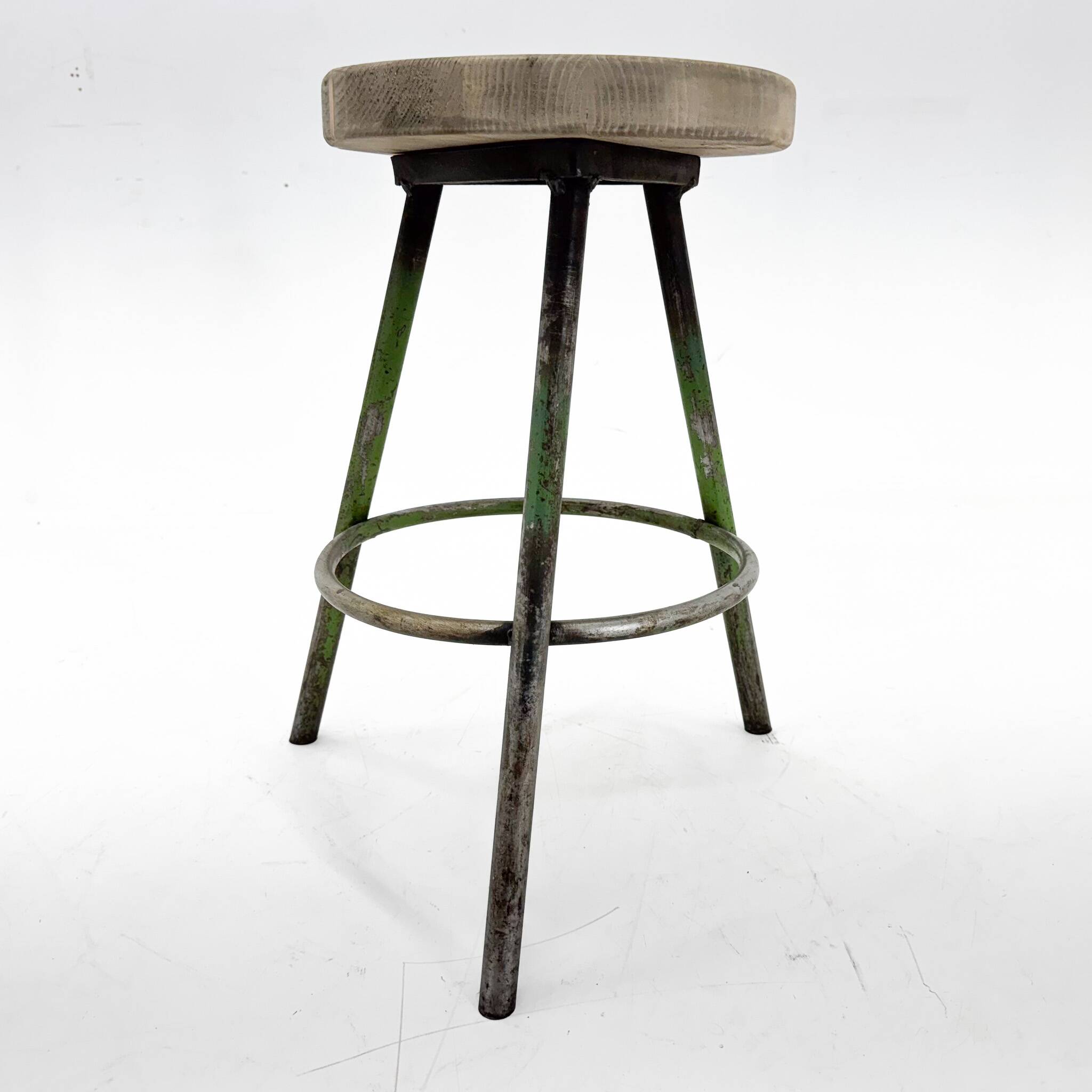 Tabouret trépied industriel vintage en acier et bois, 1950