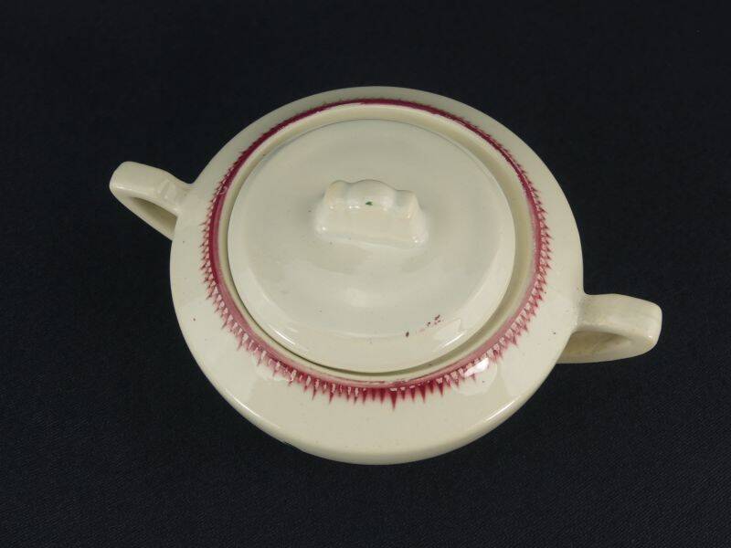 3-piece coffee service in Digoin earthenware with a flower decoration.