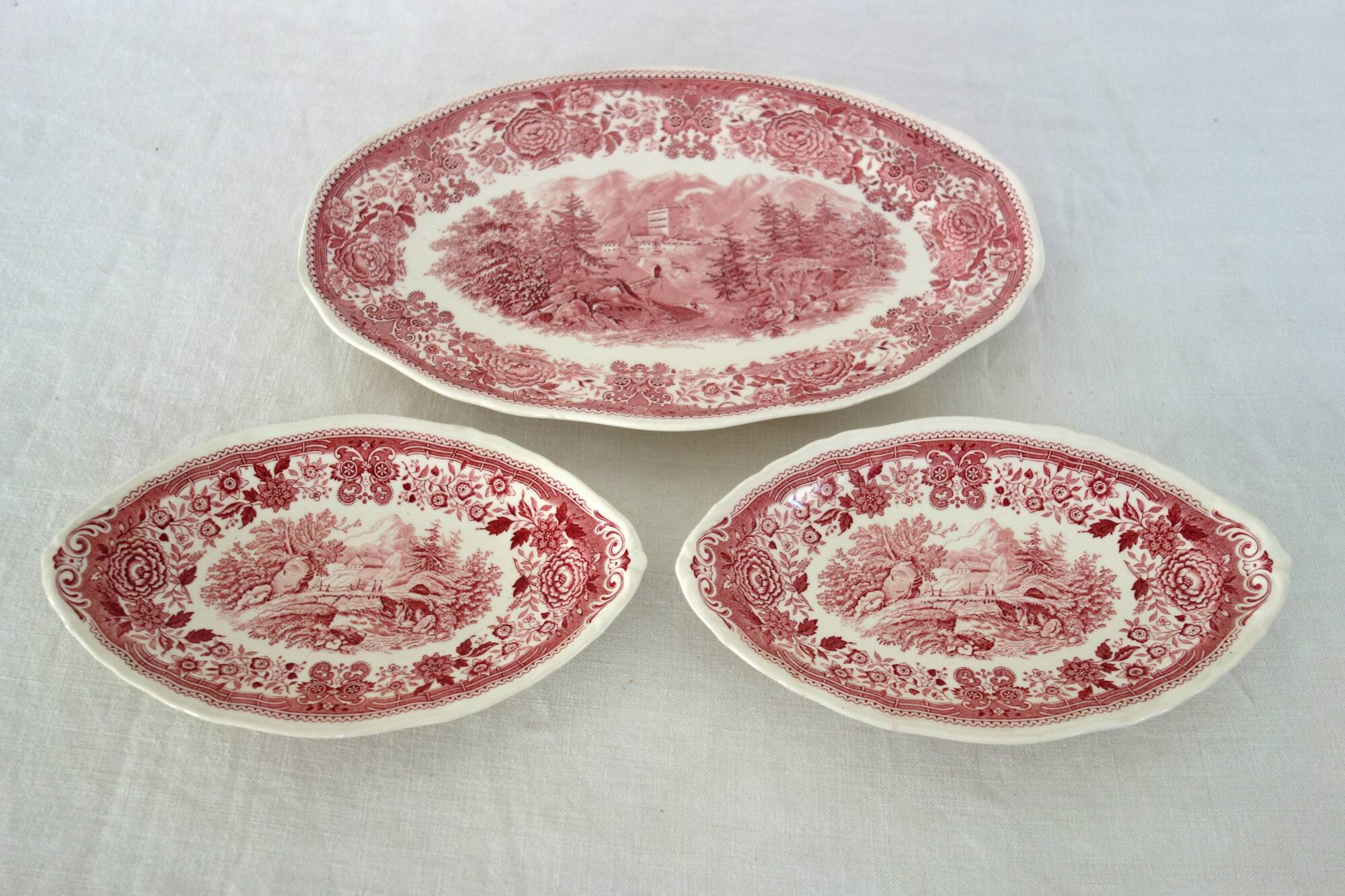 3 plates Villeroy & Boch model Burgenland red