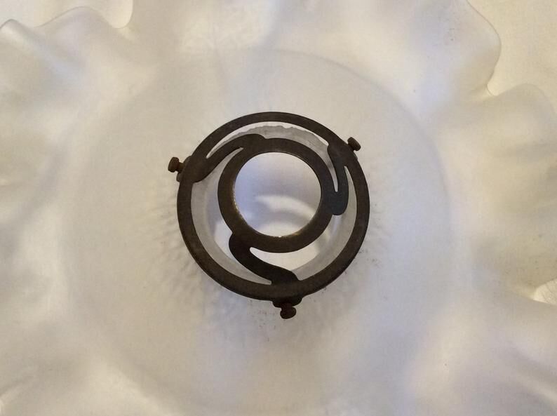 Old suspension in 1960s glass depoli fixture