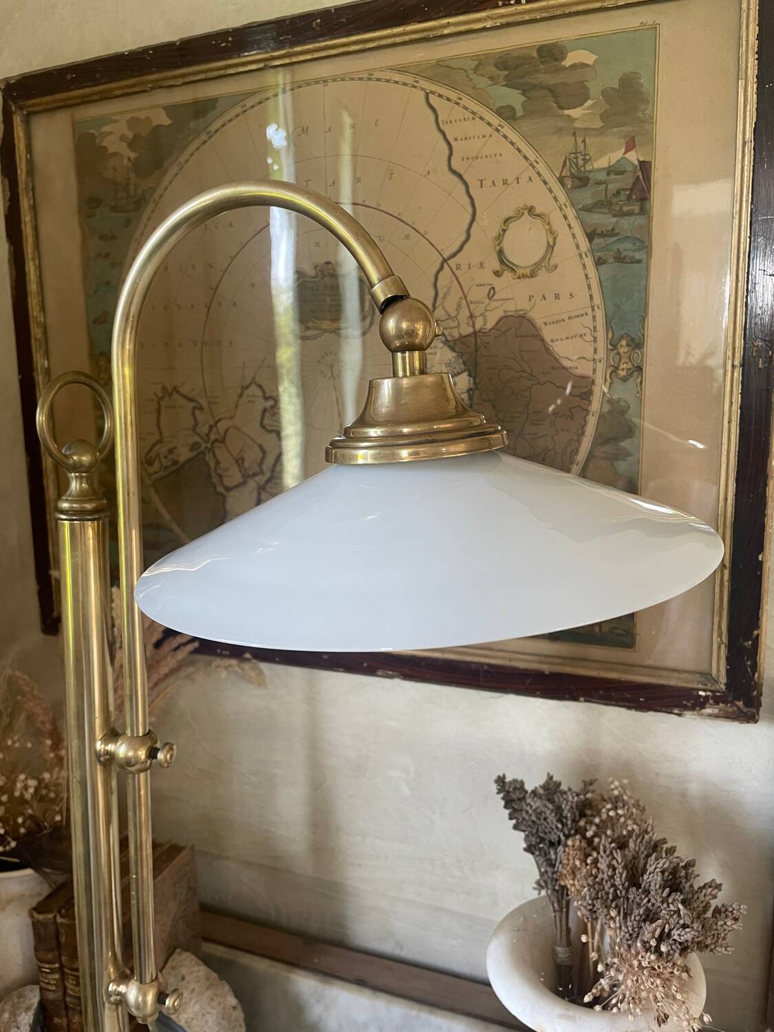 Italian lamp in brass and opaline sliding arm 67cm
